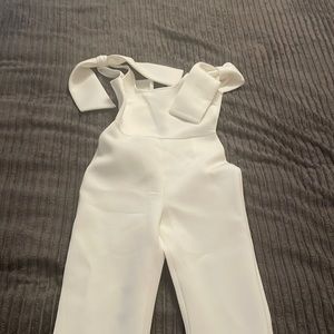 Nice jumpsuit,wide leg